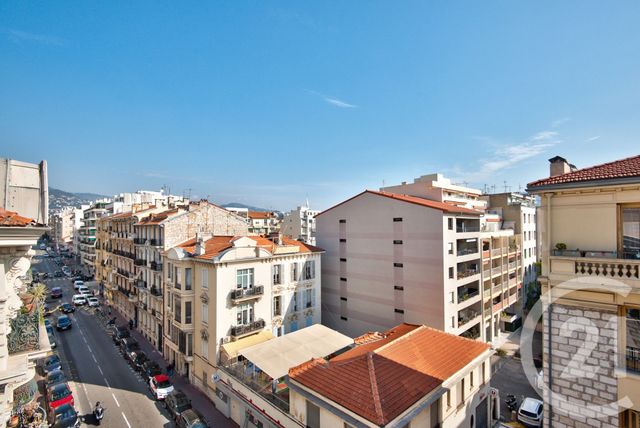 Afficher la photo en grand Appartement F3 à vendre - 3 pièces - 63.01 m2 - NICE - 06 - PROVENCE-ALPES-COTE-D-AZUR - Century 21 Lafage Transactions