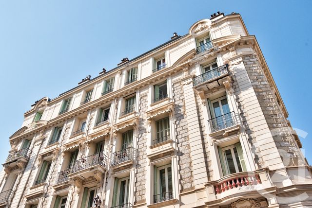 Afficher la photo en grand Appartement F3 à vendre - 3 pièces - 63.01 m2 - NICE - 06 - PROVENCE-ALPES-COTE-D-AZUR - Century 21 Lafage Transactions