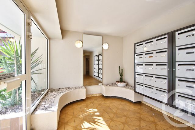 Appartement F2 à vendre - 2 pièces - 46.51 m2 - LE CANNET - 06 - PROVENCE-ALPES-COTE-D-AZUR - Century 21 Lafage Transactions