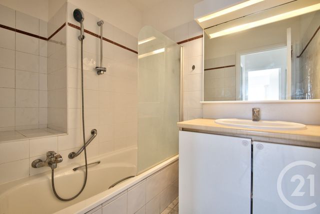 Appartement F2 à vendre - 2 pièces - 46.51 m2 - LE CANNET - 06 - PROVENCE-ALPES-COTE-D-AZUR - Century 21 Lafage Transactions