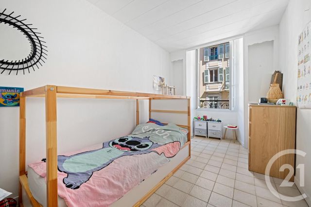 Afficher la photo en grand Appartement F3 à vendre - 3 pièces - 74.03 m2 - NICE - 06 - PROVENCE-ALPES-COTE-D-AZUR - Century 21 Lafage Transactions