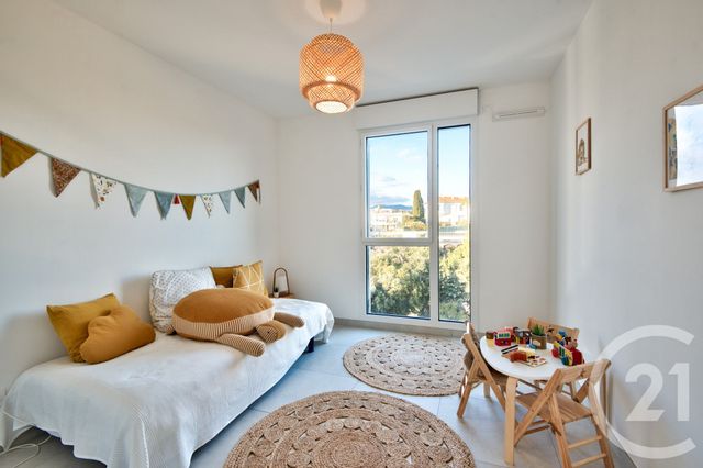 Appartement F4 à vendre - 4 pièces - 139.62 m2 - ST LAURENT DU VAR - 06 - PROVENCE-ALPES-COTE-D-AZUR - Century 21 Lafage Transactions