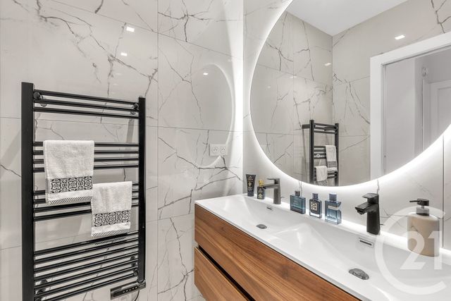 Appartement T3 à vendre - 3 pièces - 67.66 m2 - NICE - 06 - PROVENCE-ALPES-COTE-D-AZUR - Century 21 Lafage Transactions