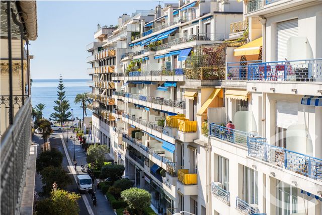 Appartement F4 à vendre - 4 pièces - 64.66 m2 - NICE - 06 - PROVENCE-ALPES-COTE-D-AZUR - Century 21 Lafage Transactions