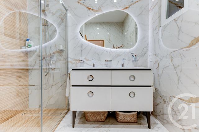 Appartement T3 à vendre - 3 pièces - 55.71 m2 - NICE - 06 - PROVENCE-ALPES-COTE-D-AZUR - Century 21 Lafage Transactions