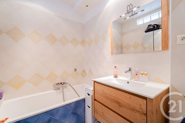Appartement F3 à vendre - 3 pièces - 63.42 m2 - NICE - 06 - PROVENCE-ALPES-COTE-D-AZUR - Century 21 Lafage Transactions