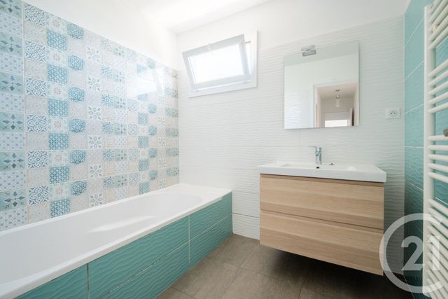 Appartement F3 à vendre - 3 pièces - 67.05 m2 - VILLEFRANCHE SUR MER - 06 - PROVENCE-ALPES-COTE-D-AZUR - Century 21 Lafage Transactions