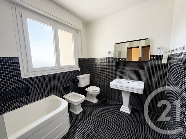 Appartement F4 à vendre - 4 pièces - 134.8 m2 - NICE - 06 - PROVENCE-ALPES-COTE-D-AZUR - Century 21 Lafage Transactions