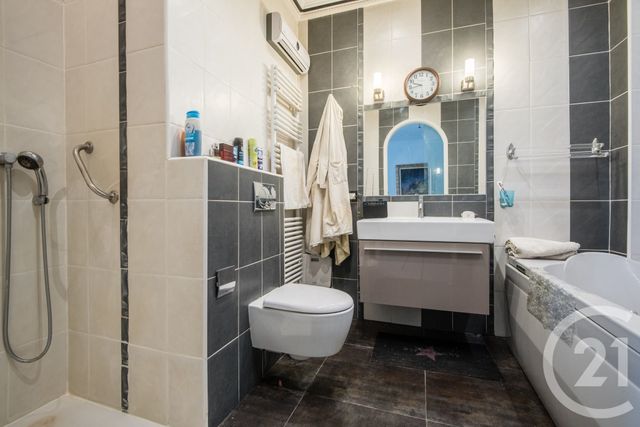 Appartement F5 à vendre - 5 pièces - 156.71 m2 - NICE - 06 - PROVENCE-ALPES-COTE-D-AZUR - Century 21 Lafage Transactions