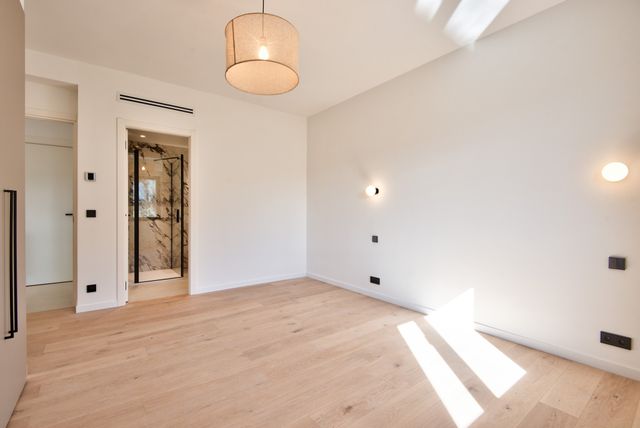 Afficher la photo en grand maison à vendre - 7 pièces - 205.47 m2 - NICE - 06 - PROVENCE-ALPES-COTE-D-AZUR - Century 21 Lafage Transactions