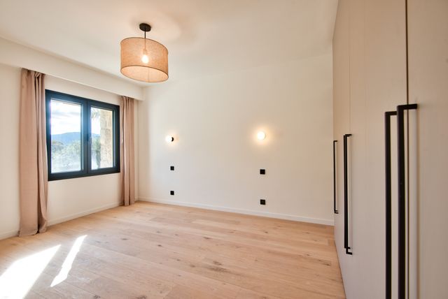 Afficher la photo en grand maison à vendre - 7 pièces - 205.47 m2 - NICE - 06 - PROVENCE-ALPES-COTE-D-AZUR - Century 21 Lafage Transactions