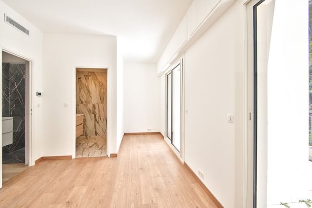 Appartement F5 à vendre - 5 pièces - 167.33 m2 - NICE - 06 - PROVENCE-ALPES-COTE-D-AZUR - Century 21 Lafage Transactions