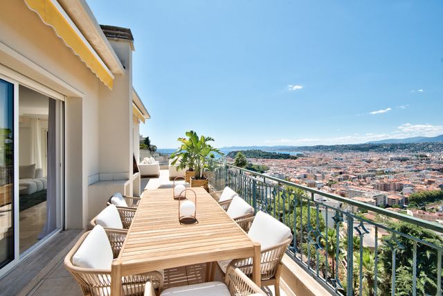 Appartement F5 à vendre - 5 pièces - 167.33 m2 - NICE - 06 - PROVENCE-ALPES-COTE-D-AZUR - Century 21 Lafage Transactions