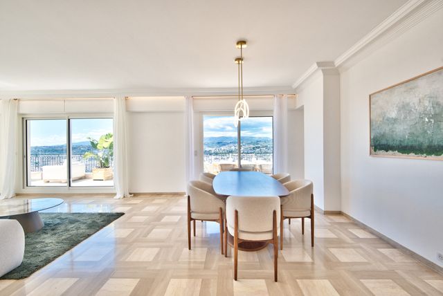 Appartement F5 à vendre - 5 pièces - 167.33 m2 - NICE - 06 - PROVENCE-ALPES-COTE-D-AZUR - Century 21 Lafage Transactions