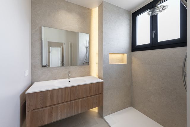 Appartement F3 à vendre - 3 pièces - 86.6 m2 - NICE - 06 - PROVENCE-ALPES-COTE-D-AZUR - Century 21 Lafage Transactions